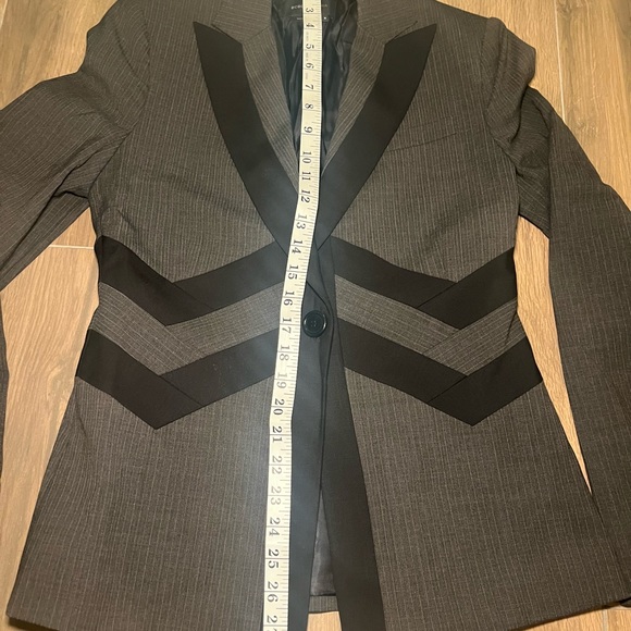 BCBG Max Azria Grey Wool Jacket/Skirt Suit Set with Black Zig Zag Detail Small - Picture 4 of 7